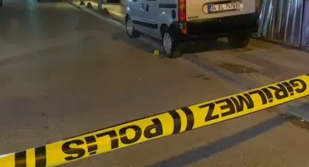 Küçükçekmece’de motosikletli saldırganlar dehşet saçtı
