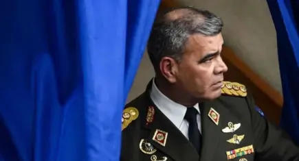 Venezuela Savunma Bakanı: Silahlı kuvvetler harekete geçirildi