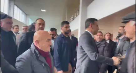 CHP'nin İstanbul İl Başkanlığı seçimlerinde usulsüzlük iddiası: 10 sanık hakim karşısında