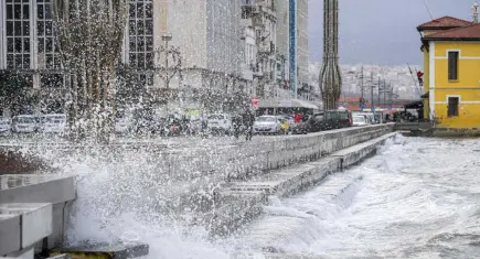 Kordon’da alınan önlem etkisini gösterdi: Deniz taşkını yaşanmadı