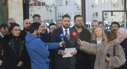 AK Parti’den Eşki’ye suçlama: Okulun yapımını iki yıl durdurdu