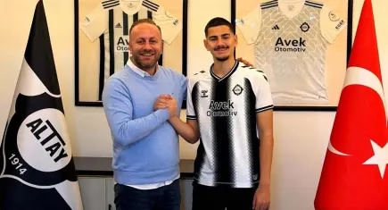 Altay’ın genç stoperi Arif Yanarlı profesyonel oldu