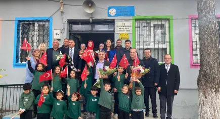 Tire'de 15 bin öğrenci karne sevinci yaşadı