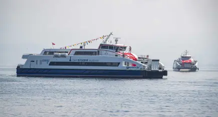 Karaburun Nergis Festivali’ne planlanan deniz seferi hava koşullarına takıldı