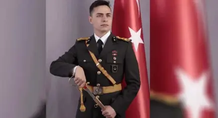 TSK'dan ihraç edilen bir teğmenin ihracı iptal edildi