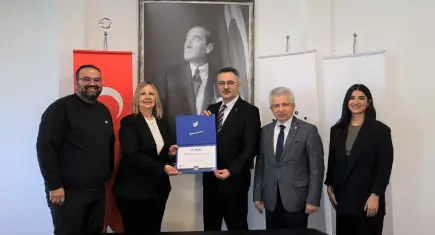İzmir Ekonomi Üniversitesi’nde 5 program daha akredite edildi
