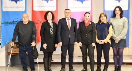 İzmir’de Yerel Demokrasi ve Sivil Toplum Paneli düzenleniyor