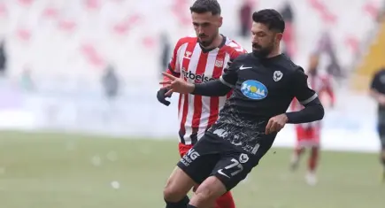 Türk futbolunda "Ofsaytımsı" depremi: Tartışmalı karar sonrası iki hakem istifa etti!