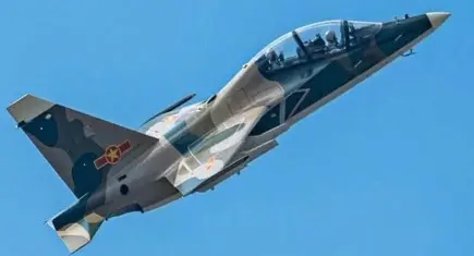 Vietnam’da eğitim uçağı düştü: Pilot sağ kurtuldu