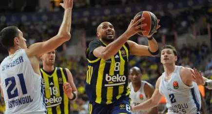 EuroLeague’de Türk derbisi: Fenerbahçe, Anadolu Efes’i 79-62 mağlup etti 