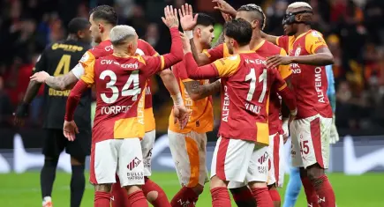 Aslan liderlik koltuğunda kükredi