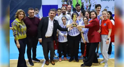 Karabağlar’da Sömestr Spor Şenliği coşkuyla geçti