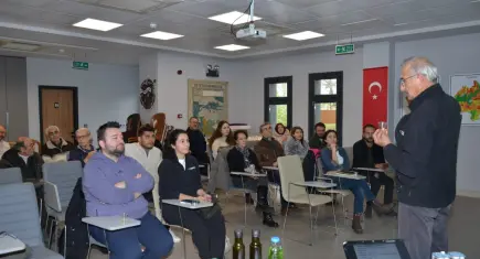 Efes Tarlası’nda zeytinyağı tadım atölyesi düzenlendi