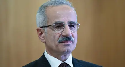 Bakan Uraloğlu, AK Parti İl Teşkilatı'nda konuştu