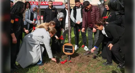Buca’da 6 Şubat’ta kaybedilenler fidanlarla anıldı