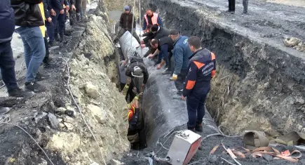 İSKİ çalışmaları sırasında çukura düşerek mahsur kalan işçi kurtarıldı