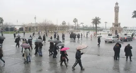 İzmir’de hafta boyunca sağanak etkili olacak: Bu 2 güne dikkat!