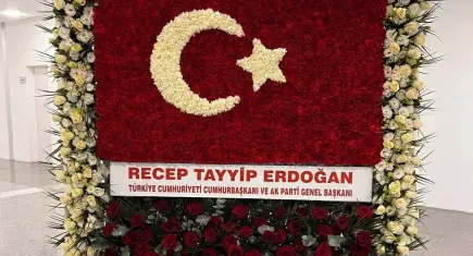 Cumhurbaşkanı Erdoğan’dan MHP’ye anlamlı hediye: 57. yıla özel 57 gül
