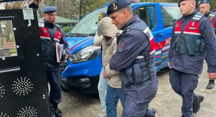 Günlerdir aranıyordu, yakandı: İzmir'de 2 kişinin öldüğü otomobilin sürücüsü adliyede