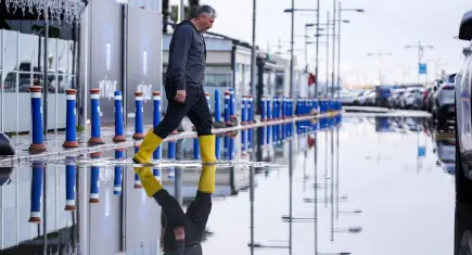 İzmir’de sağanak yine çileye dönüştü