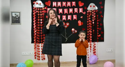 Bornova’da sevgiyle atılan adımlar: Minikler ve aileleri aynı ritimde buluştu