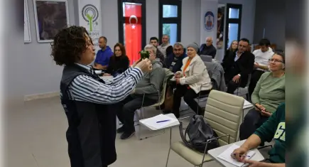 Efes Selçuk’ta üreticilere Salep Yetiştiriciliği Eğitimi