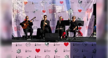 Alsancak’ta Sevgililer Günü’ne müzik dolu kutlama