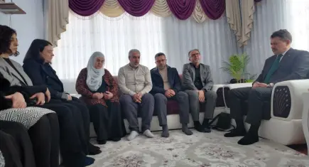 İzmir Cumhuriyet Başsavcısı Yeldan'dan katledilen Mihriban Yılmaz'ın ailesine ziyaret