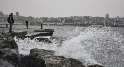 Meteoroloji'den denizler için fırtına uyarısı: Karadeniz, Ege ve Akdeniz’de kuvvetli rüzgar bekleniyor