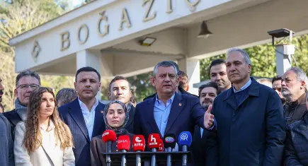 CHP lideri Özel, Boğaziçi Üniversitesi'nde akademisyenlerle bir araya geldi: Düşünce özgürlüğünü savunuyoruz