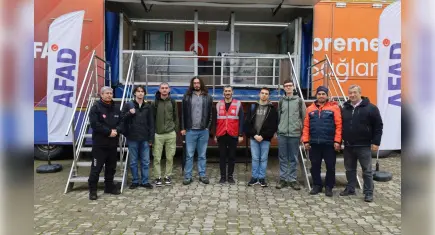 Ege Üniversitesi’nde deprem simülasyon tırı öğrencilerle buluştu