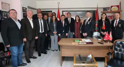 Karşıyaka’da gazilere ve şehit ailelerine vefa ziyareti