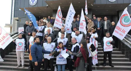Buca’da emekçiler ayakta: 7 aylık alacak için iş bırakma uyarısı