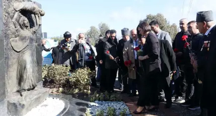 İzmir’de Hocalı Katliamı anıldı