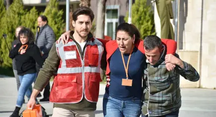 İzmir Bölge Adliyesi’nde şüpheli paket senaryosu gerçeği aratmadı