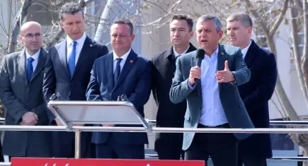 CHP lideri Özgür Özel: İran'ı kurtarmak ne Trump'a ne de eli kanlı Netanyahu'ya düşmüştür