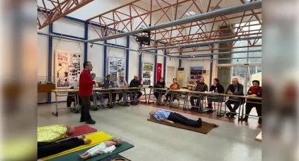 Karşıyaka Afet Gönüllüleri Eğitimlerle Hazırlıklarını Sürdürüyor
