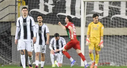 Altay evinde yıkıldı