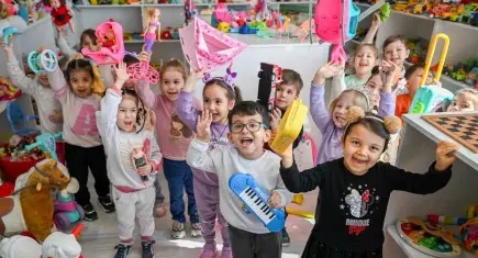 Bornova’da çocuklar için Oyuncak Kütüphanesi açıldı