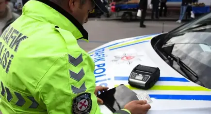 İzmir haber: ‘Dur’ ihtarına uymayan motosikletliye 506 bin lira ceza