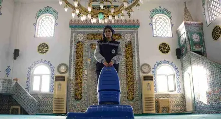 Kemalpaşa’da camilerde temizlik sefereberliği