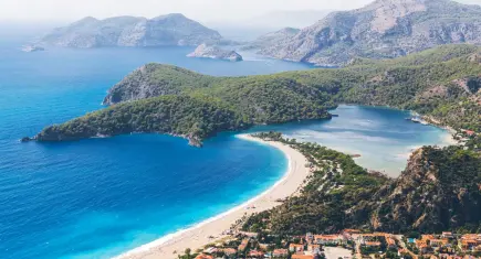 Ege’de turizm ara tatil ve bayramla hareketleniyor