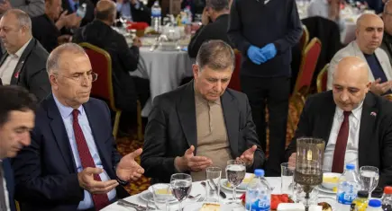 Başkan Tugay, Bulgaristan göçmenleriyle iftar sofrasında: Biz biriz, beraberiz