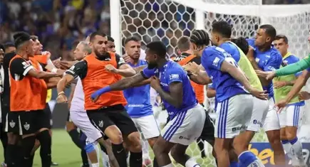 Cruzeiro-Atlético Mineiro finalinde yumruklar ve tekmeler havada uçuştu: 23 kırmızı kart