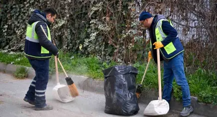 Bornova’da sokaklar tertemiz