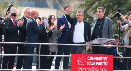 CHP lideri Özgür Özel: Omuz omuza iktidara yürüyoruz