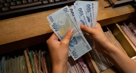 Emeklilere bayram ikramiyesi ödemeleri bugün hesaplara yatmaya başlıyor
