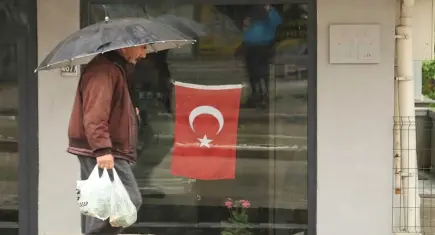 Marmara’da bayram mesaisi yağmurlu geçecek: Sıcaklıklar düşüyor