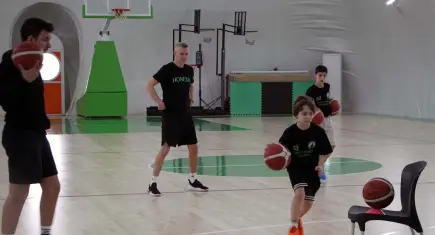 İzmirli genç basketçilere Sijan desteği