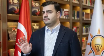 Özel’in Erdoğan’a sözlerine İzmir’den tepki: AK Partili Milletvekili ses yükseltti
